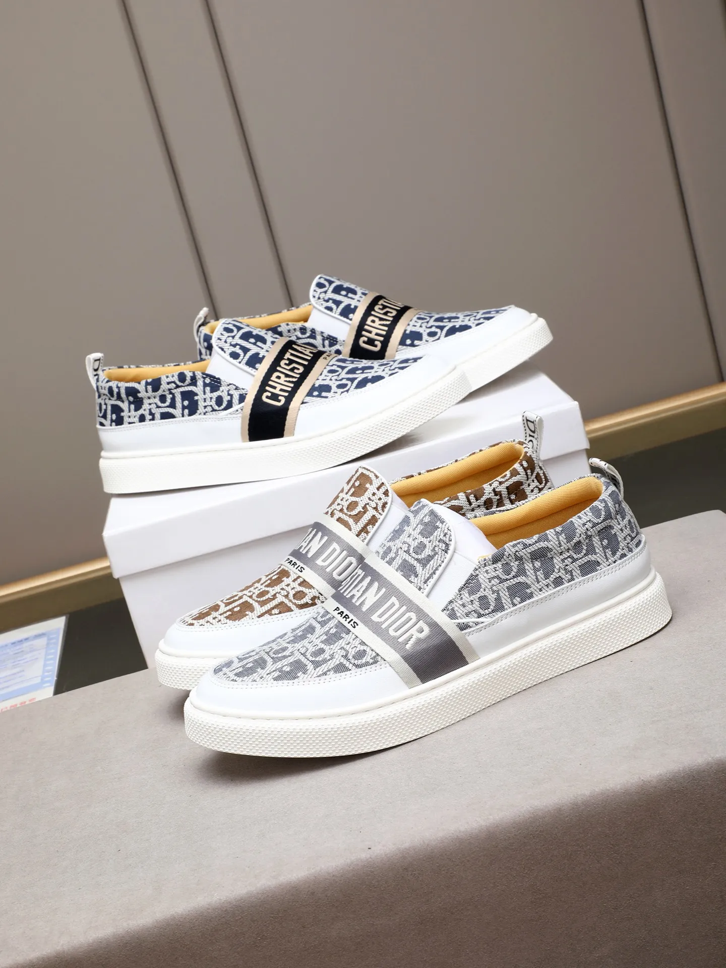 PP400 Dior upper cowhide ➕Dior classic fabric ➕Leather lining original non-slip wear-resistant lightweight soft outsole Style category: men's casual shoes, trendy style, comfortable on the feet Color: actual picture color 38-44 size (45 customized)